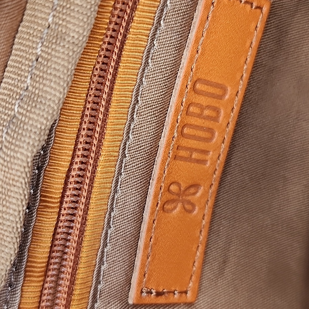 HOBO FERN LEATHER BELT BAG - Picture 10 of 16
